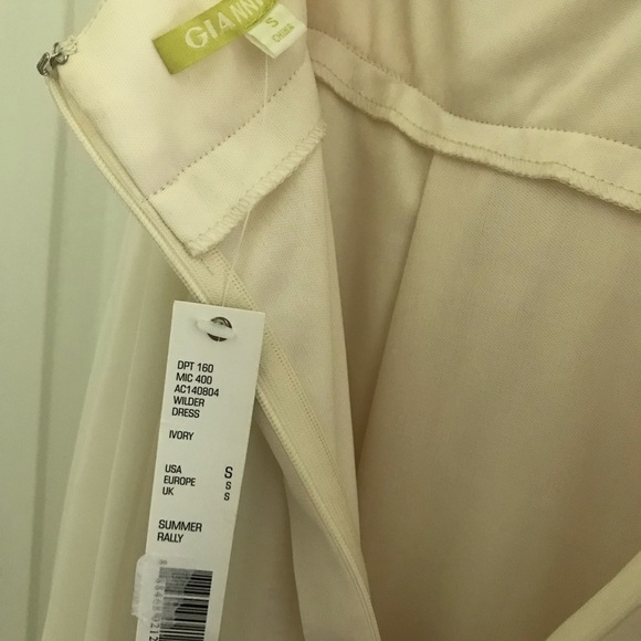 Never Worn Gianni Bini gown! - Picture 4 of 4